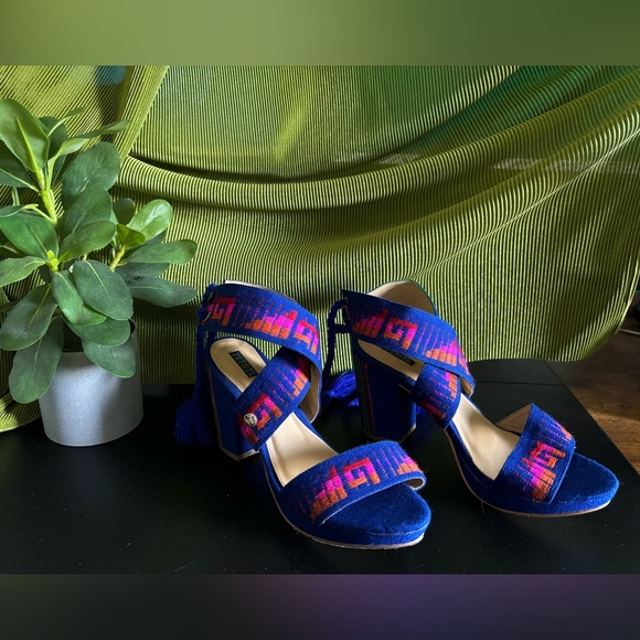 Liverpool Peyotl Heels - Picture 4 of 8